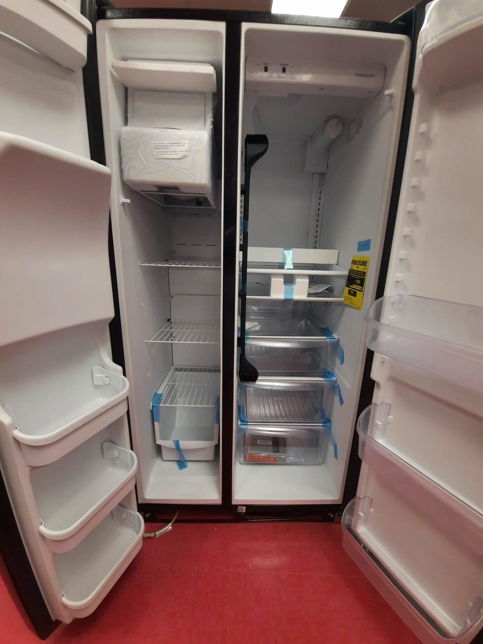 Frigidaire Frigidaire LFSS2612TE  25.5 cu. ft. Side by Side Refrigerator in Black