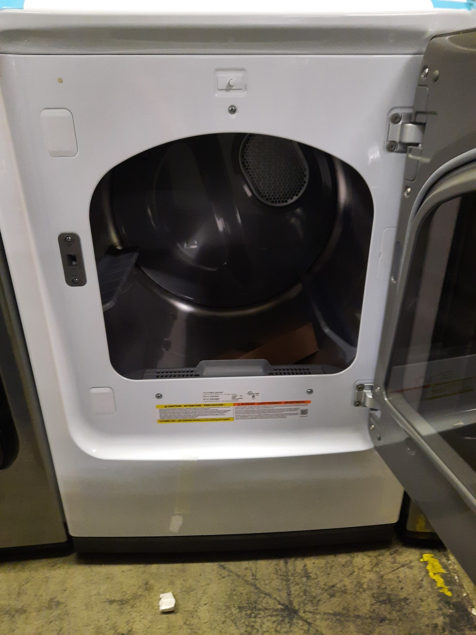 Samsung Samsung DVE54R7200W   7.4 cu. ft. 240-Volt White Electric Vented Dryer with Steam Sanitize+