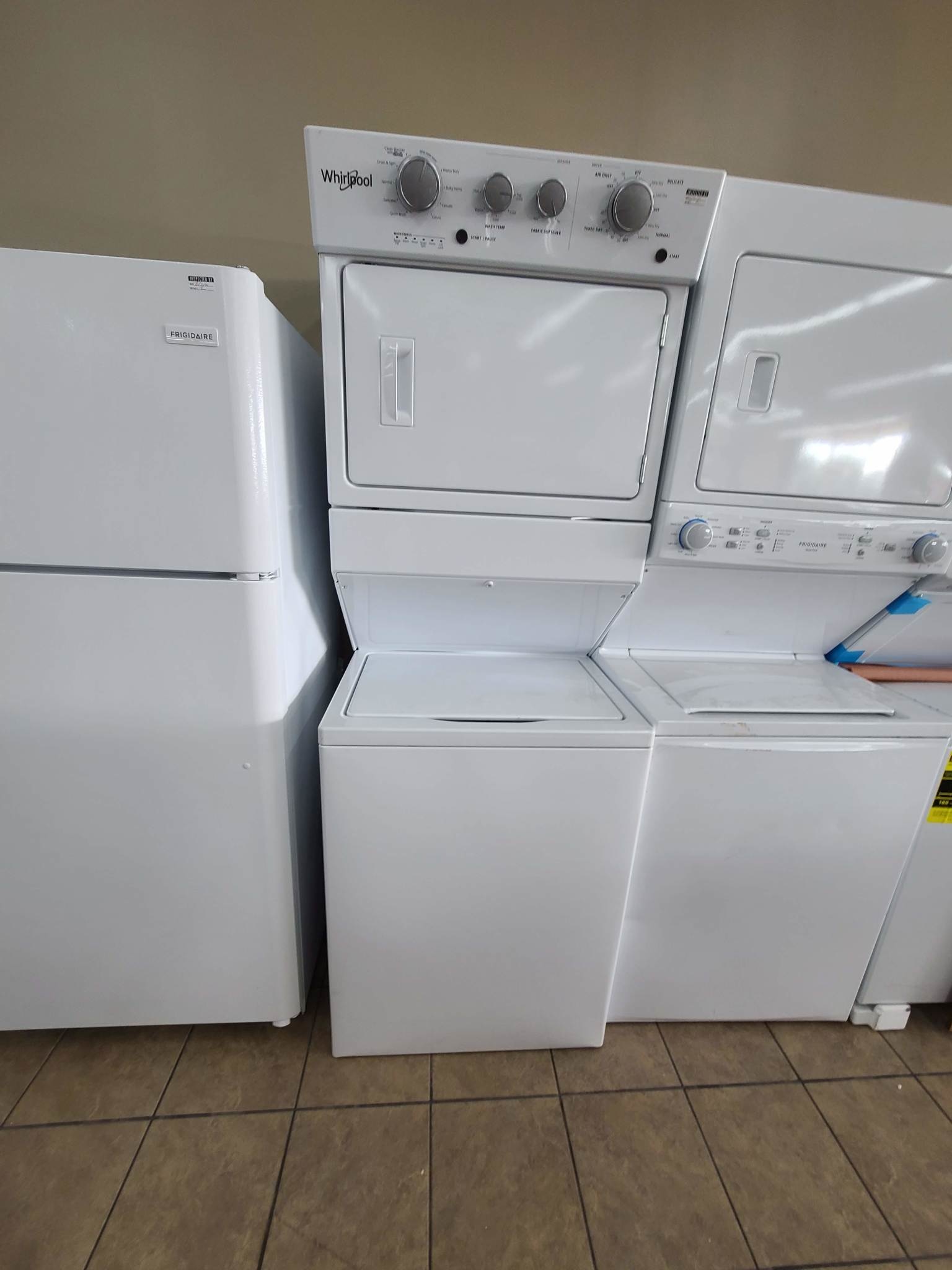Whirlpool *WET4027HW  White Laundry Center with 3.5 cu. ft. Washer and 5.9 cu. ft. Electric Dryer with 9 Wash cycles and AUTODRY