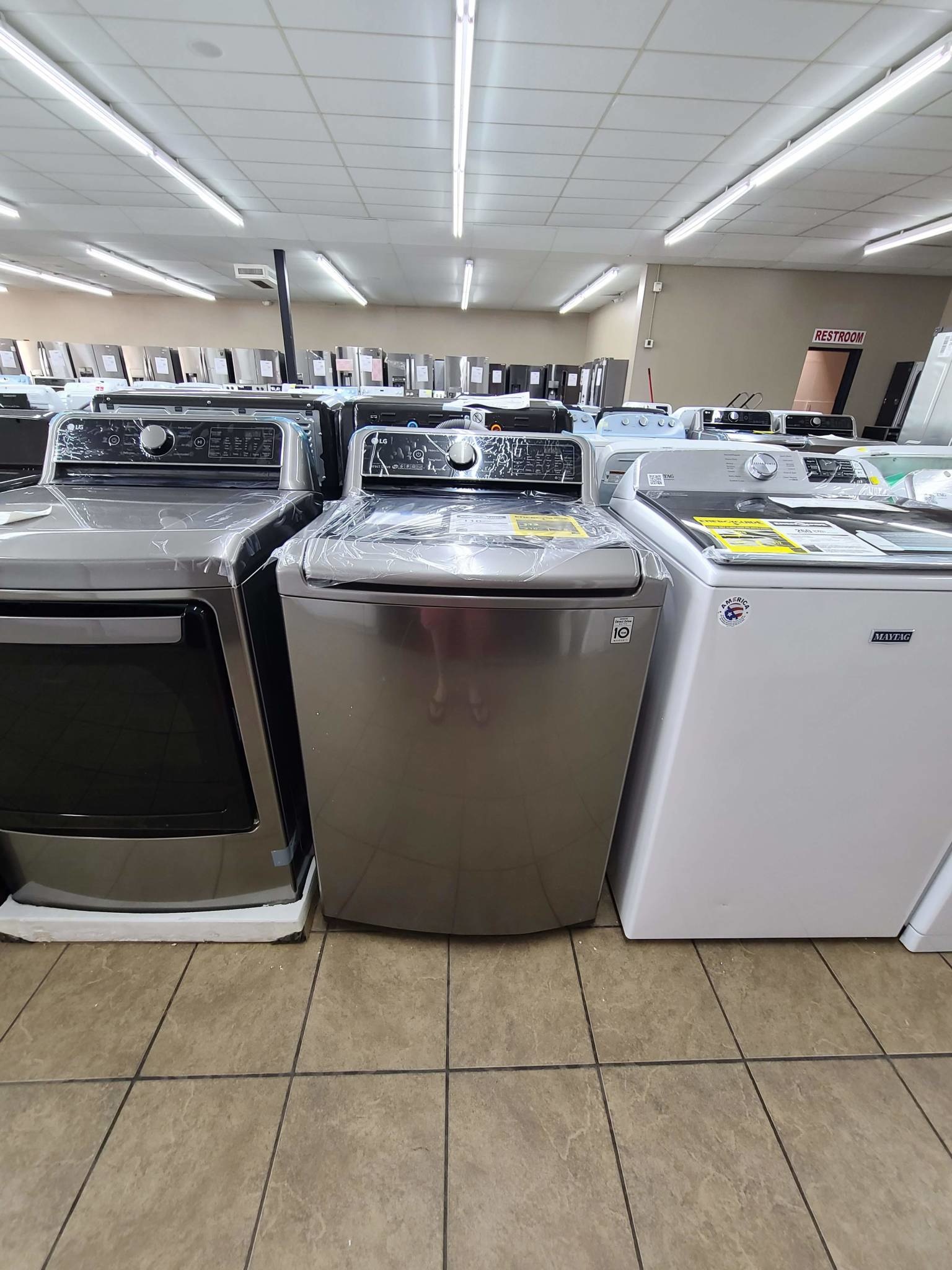 LG LG WT7300CV   5.0 cu. ft. HE Mega Capacity Smart Top Load Washer w/ TurboWash3D and Wi-Fi Enabled in Graphite Steel, ENERGY STAR