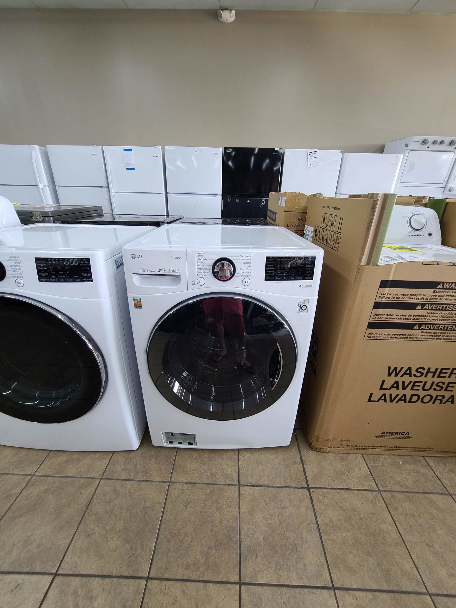 LG LG *PRE-OWNED*  WM3900HWA   4.5 cu. ft. High Efficiency Ultra Large Smart Front Load Washer TurboWash360, Steam & Wi-Fi in White, ENERGY STAR