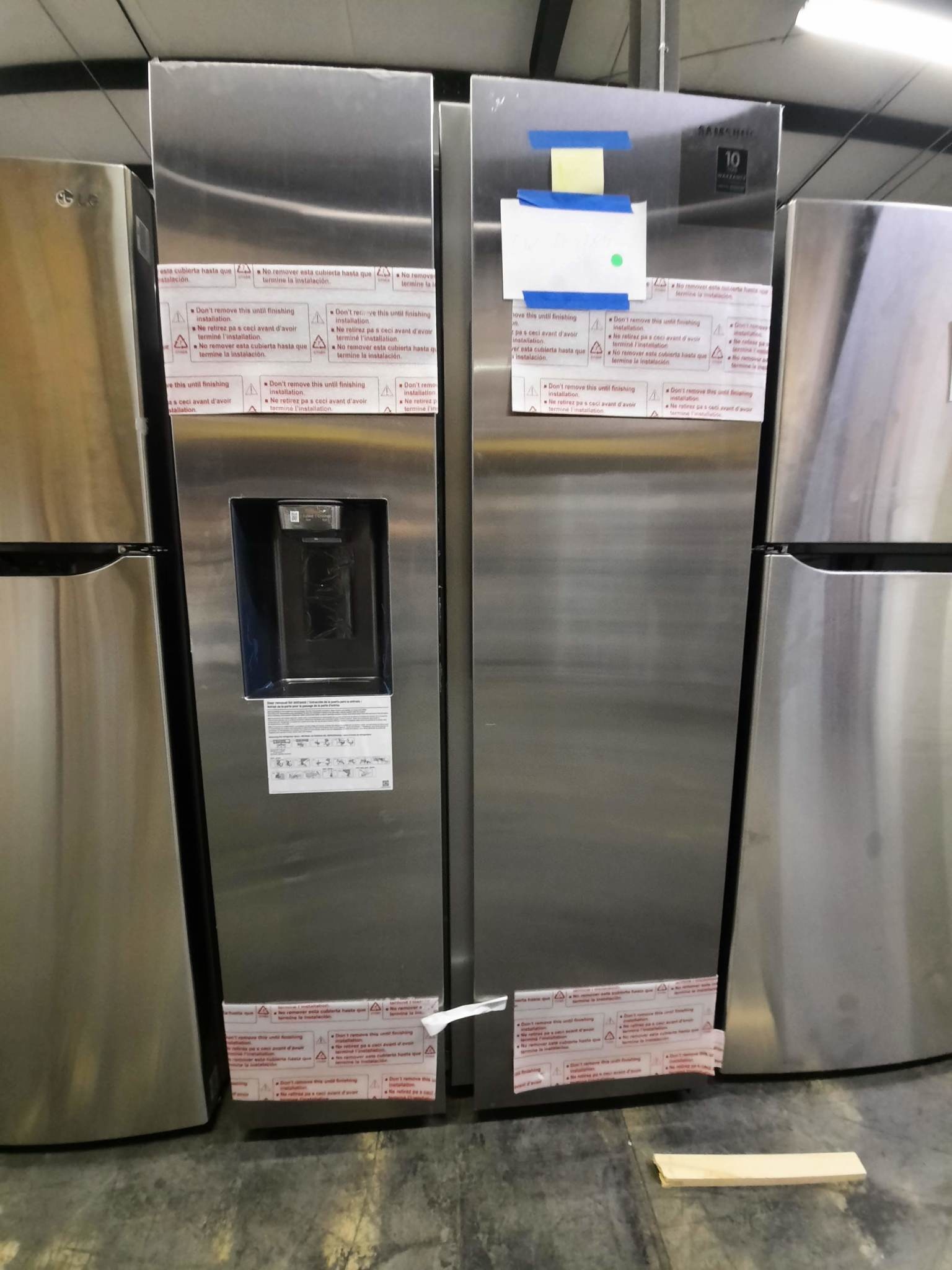 Samsung Samsung RS27T5200SR   27.4 cu. ft. Side by Side Refrigerator in Fingerprint Resistant Stainless Steel