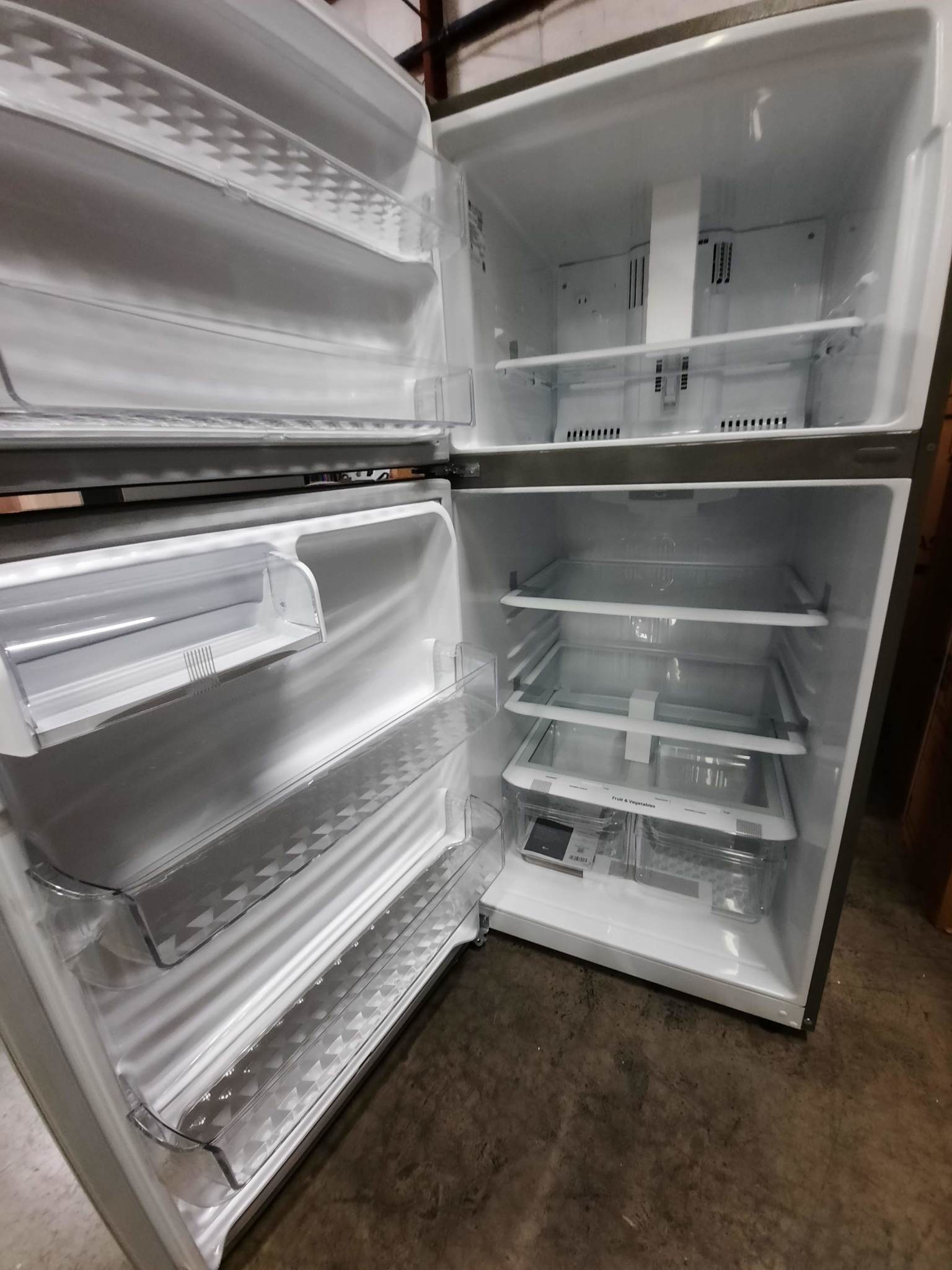 LG *LTCS20020S  20.2-cu ft Top-Freezer Refrigerator (Stainless Steel)