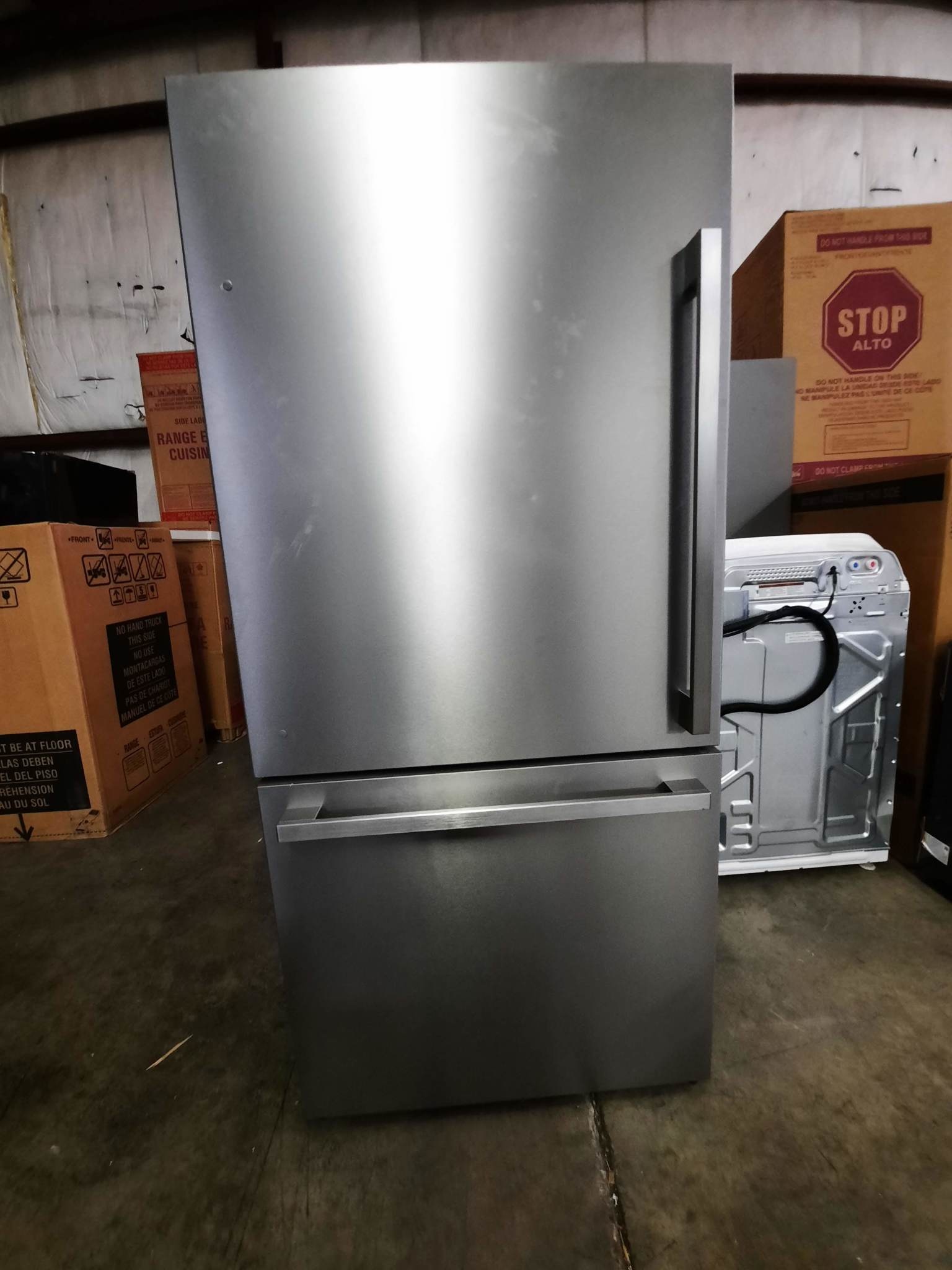 Hisense Hisense  HRB171N6BSE  17.2-cu ft Counter-Depth Bottom-Freezer Refrigerator with Ice Maker (Stainless Steel) ENERGY STAR