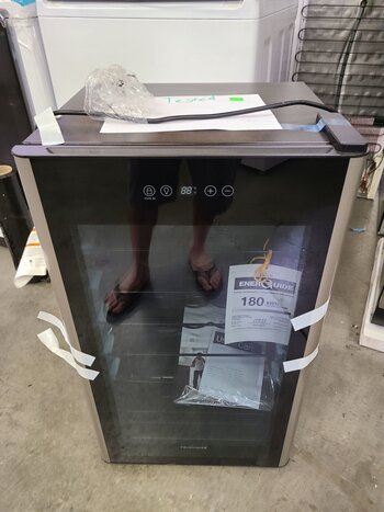 Frigidaire *FRWW3433AV  34-Bottle Capacity Black Freestanding Wine Chiller