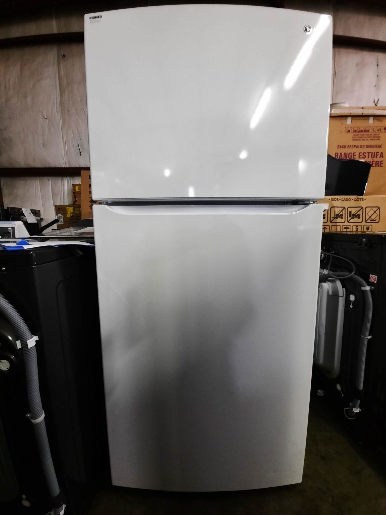 LG *LTCS20020W  30 in. 20 cu ft. Top Freezer Refrigerator in White with Reversible Door