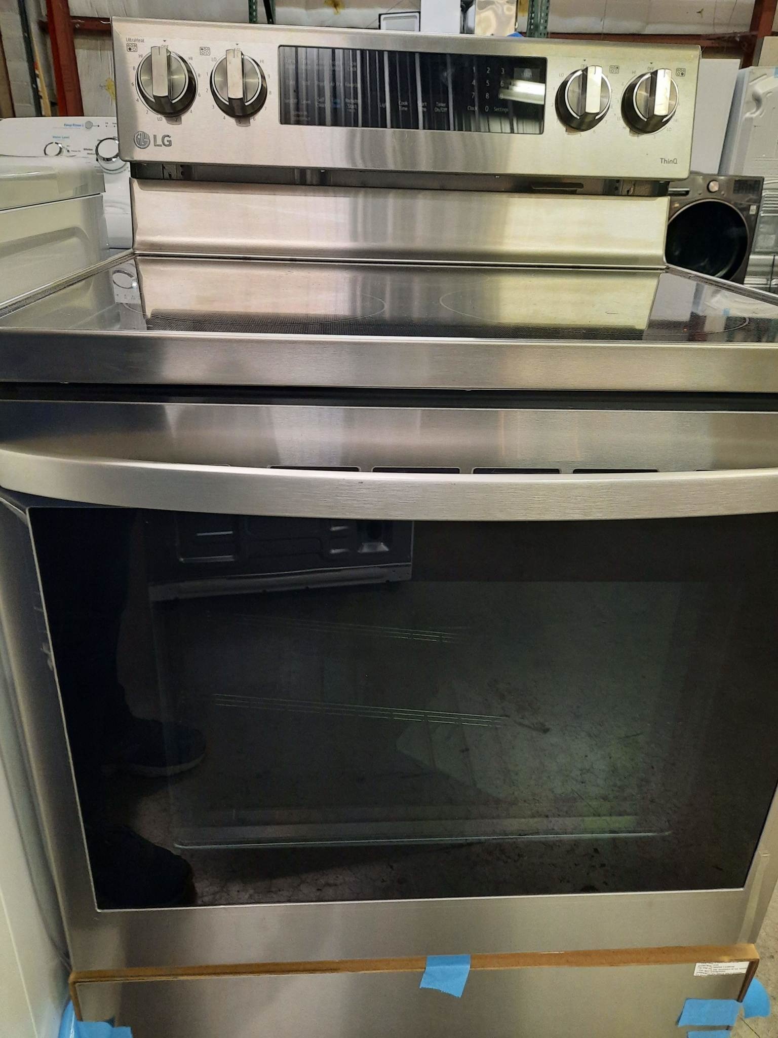 LG *LREL6325F   6.3-cu ft Self-Cleaning Air Fry Convection Oven Freestanding Electric Range (Printproof Stainless Steel)