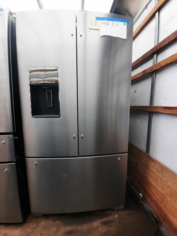 Whirlpool Whirlpool  WRF767SDHZ 26.8-cu ft 3-Door 36-in French Door Refrigerator with Exterior Ice - Water Dispenser and Dual Icemakers - Fingerprint Resistant Stainless Steel