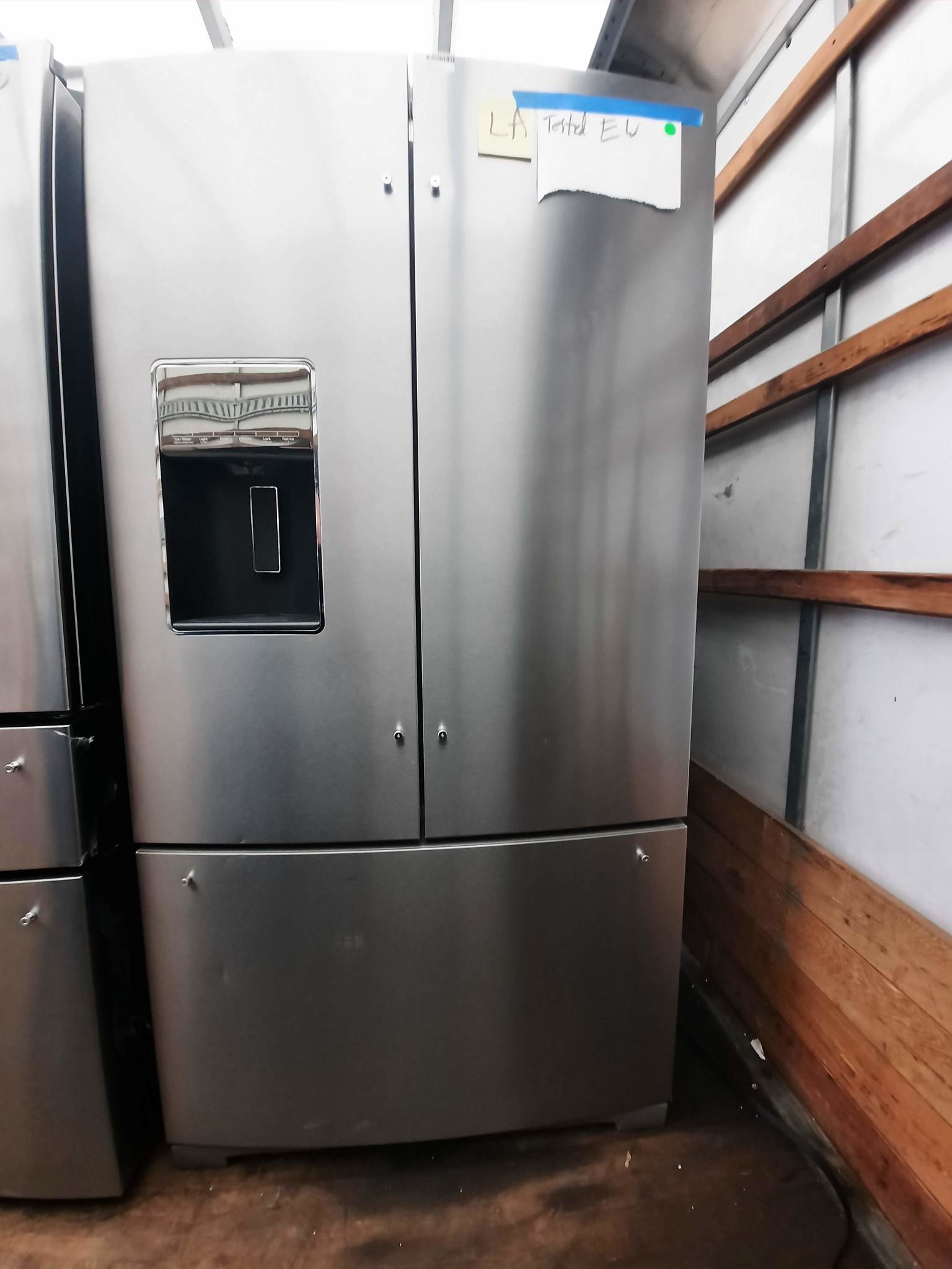 Whirlpool Whirlpool  WRF767SDHZ 26.8-cu ft 3-Door 36-in French Door Refrigerator with Exterior Ice - Water Dispenser and Dual Icemakers - Fingerprint Resistant Stainless Steel