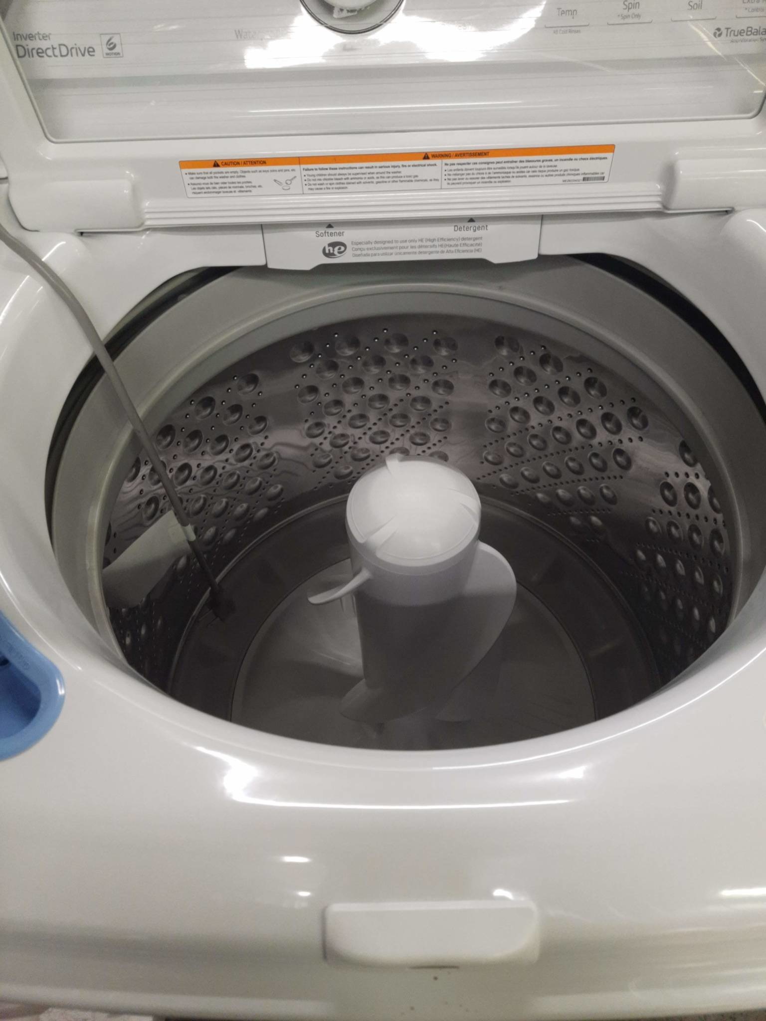 LG *LG  WT7005CW  4.3 cu. ft. Large Capacity Top Load Washer with 4-Way Agitator, NeveRust Drum, TurboDrum Technology in White