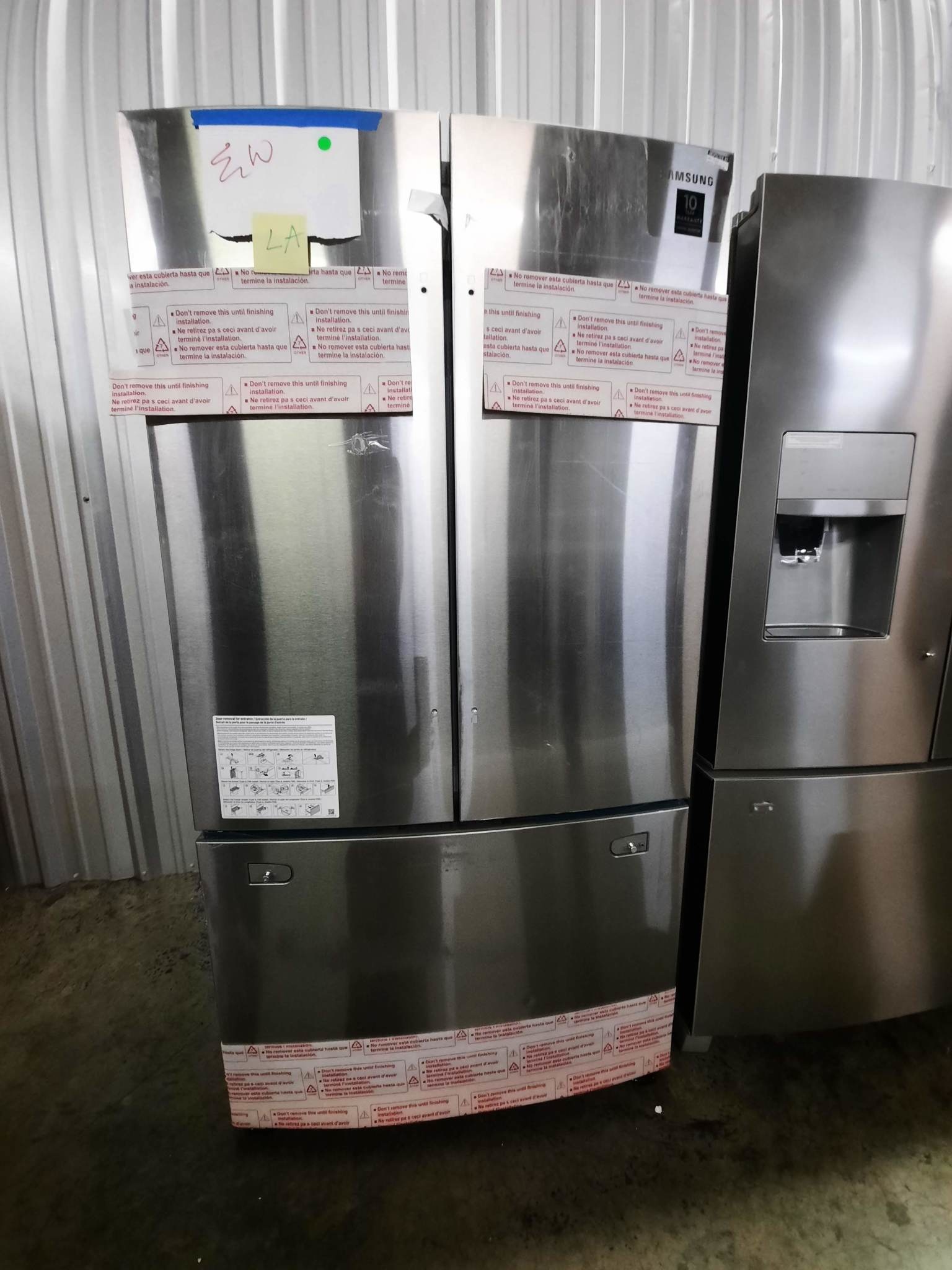 Hisense 25.4-cu ft French Door Refrigerator with Dual Ice Maker