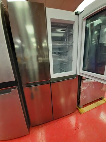 LG LG LRSES2706V 26.8 cu. ft. Side by Side Refrigerator with InstaView Door-in-Door, Non-Dispenser with Pocket Handles in Platinum Silver