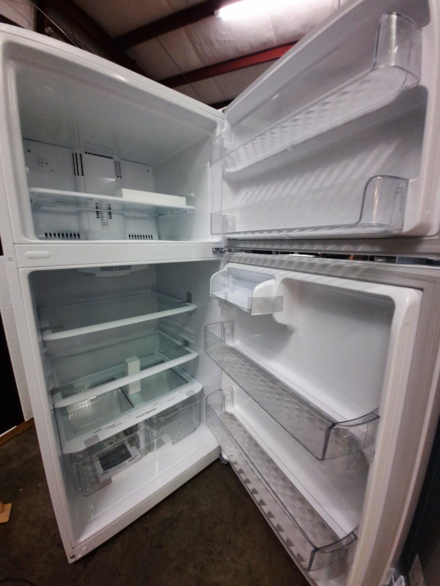 LG LG  LTCS20020W  30 in. 20 cu. ft. Top Freezer Refrigerator in White with Reversible Door