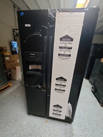 Frigidaire Frigidaire LFSS2612TE4    25.5 cu. ft. Side by Side Refrigerator in Black