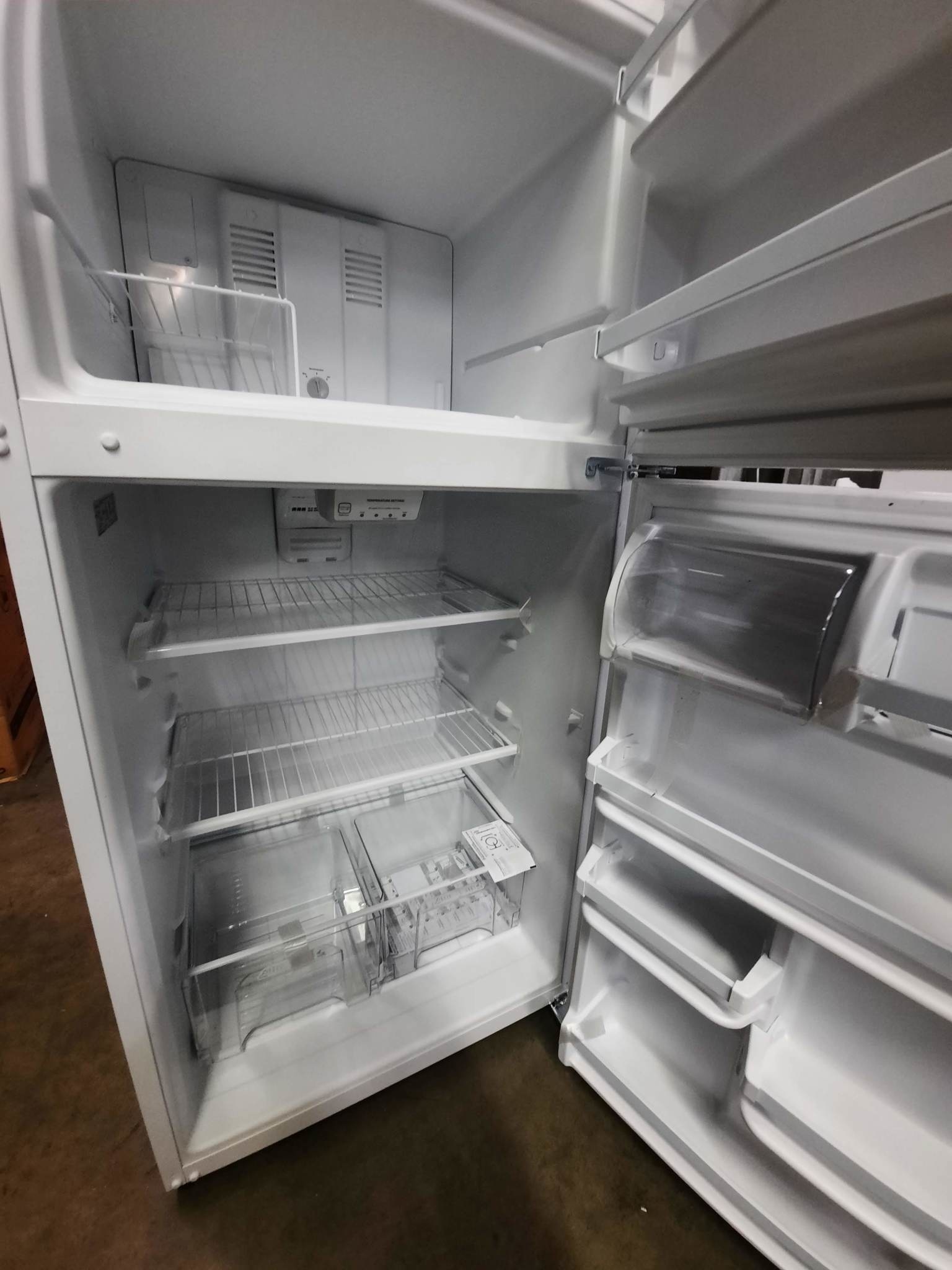 Amana *ART308FFDW  18.2 Cu. Ft. Top-Freezer Refrigerator - White