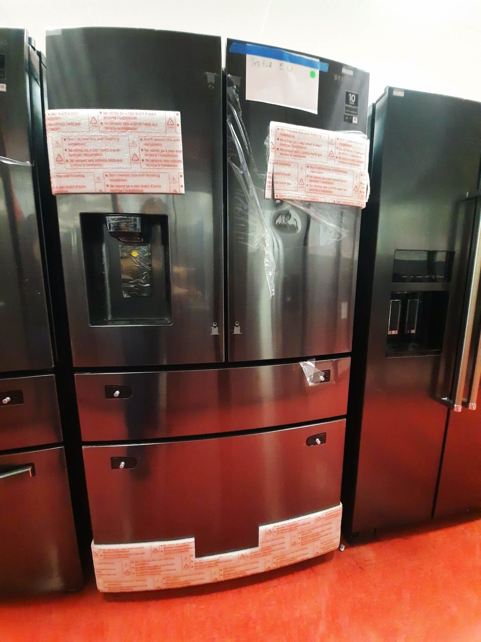 Samsung *RF28R7201SG  - 28 cu. ft. 4-Door French Door Smart Refrigerator with FlexZone Drawer - Black Stainless Steel