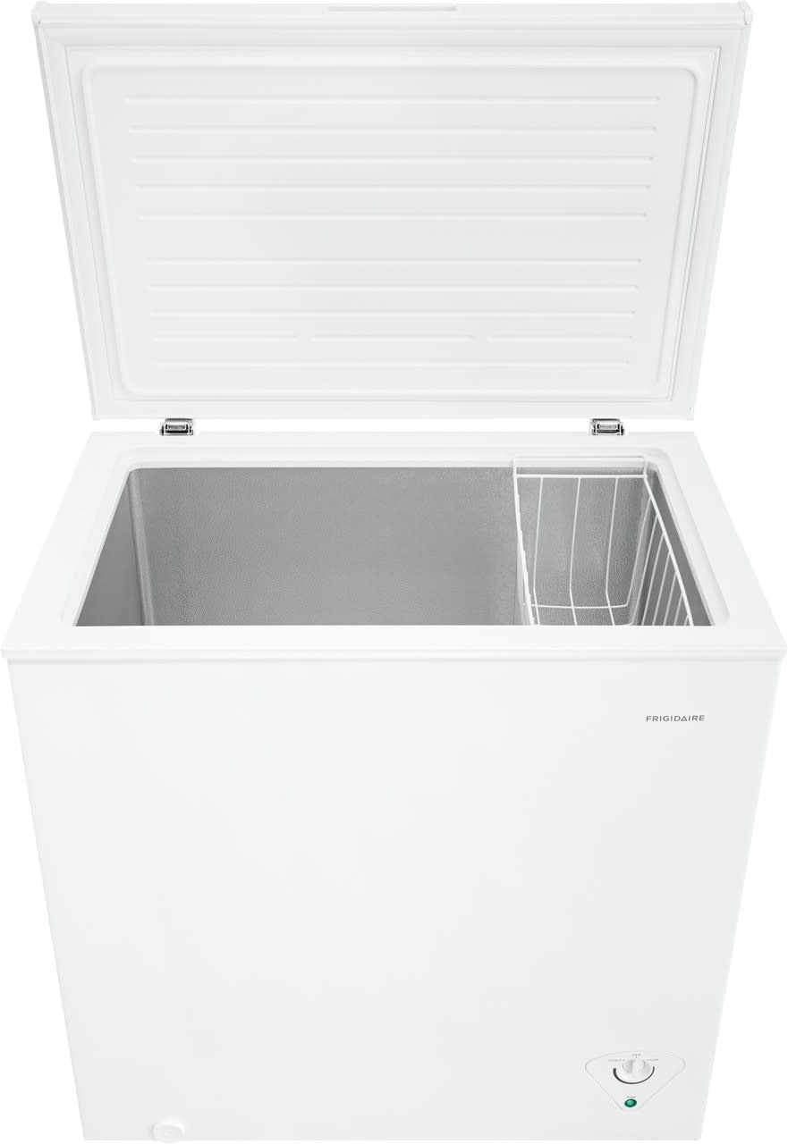 Frigidaire **Frigidaire  FFCS0722AW  7-cu ft Manual Defrost Chest Freezer (White)