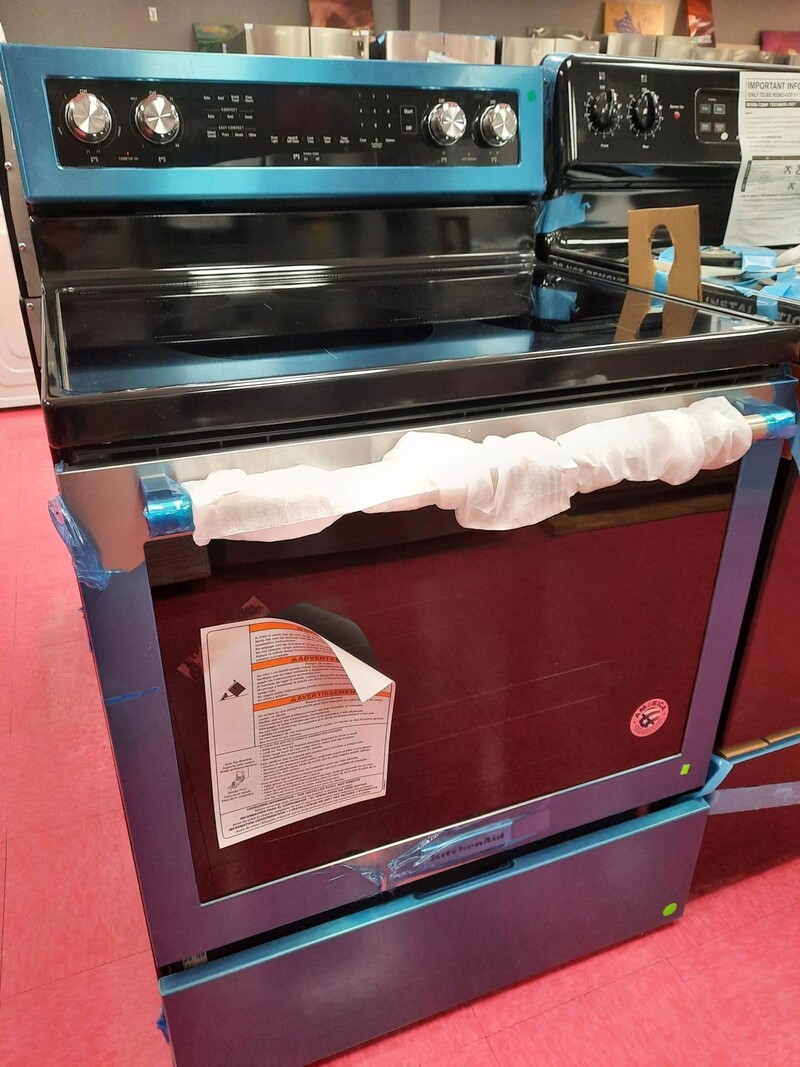 Kitchenaid *KFEG504KPS 30-in Smooth Surface 5 Elements 6.4-cu ft Self-Cleaning Convection Oven Freestanding Electric Range (Stainless Steel with Printshield Finish)