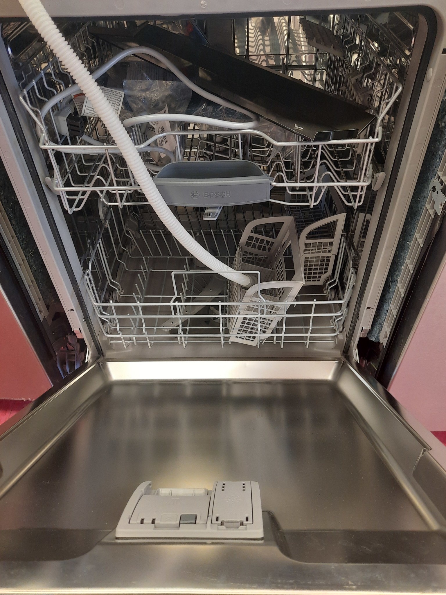 Bosch *SHE3AR76UC  Ascenta 50-Decibel Front Control 24-in Built-In Dishwasher (Black)