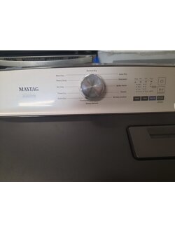 Maytag *MED6500MBK  Maytag Pet Pro 7.0-cu ft Vented Electric Dryer with Steam Cycle ( Volcano Black )