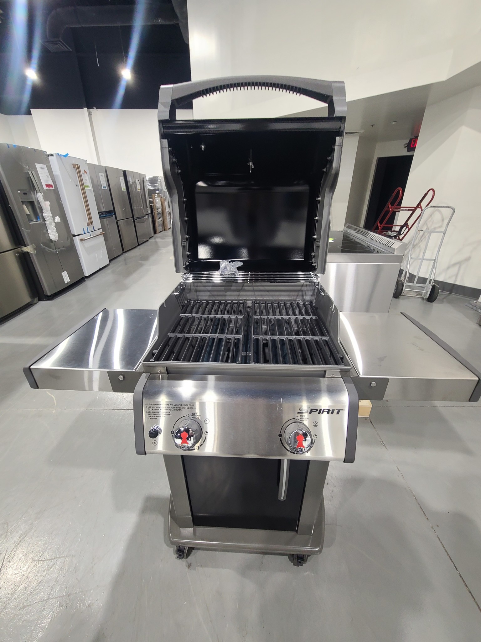 Weber *Weber  Spirit E-210 Black 2-Burner Liquid Propane Gas Grill