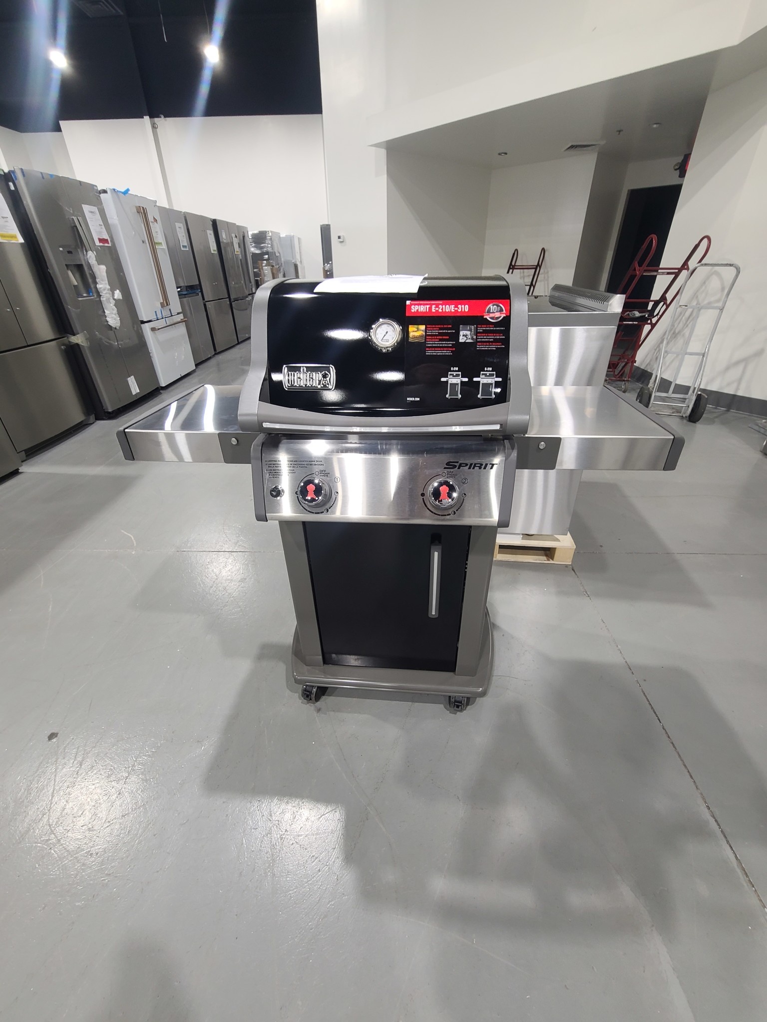 Weber *Weber  Spirit E-210 Black 2-Burner Liquid Propane Gas Grill