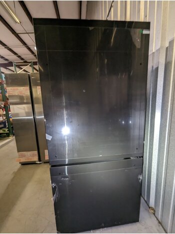 Hisense **HRB171N6ABE Clearance 17.2-cu ft Counter-depth Bottom-Freezer Refrigerator (Black Metallic Steel) ENERGY STAR