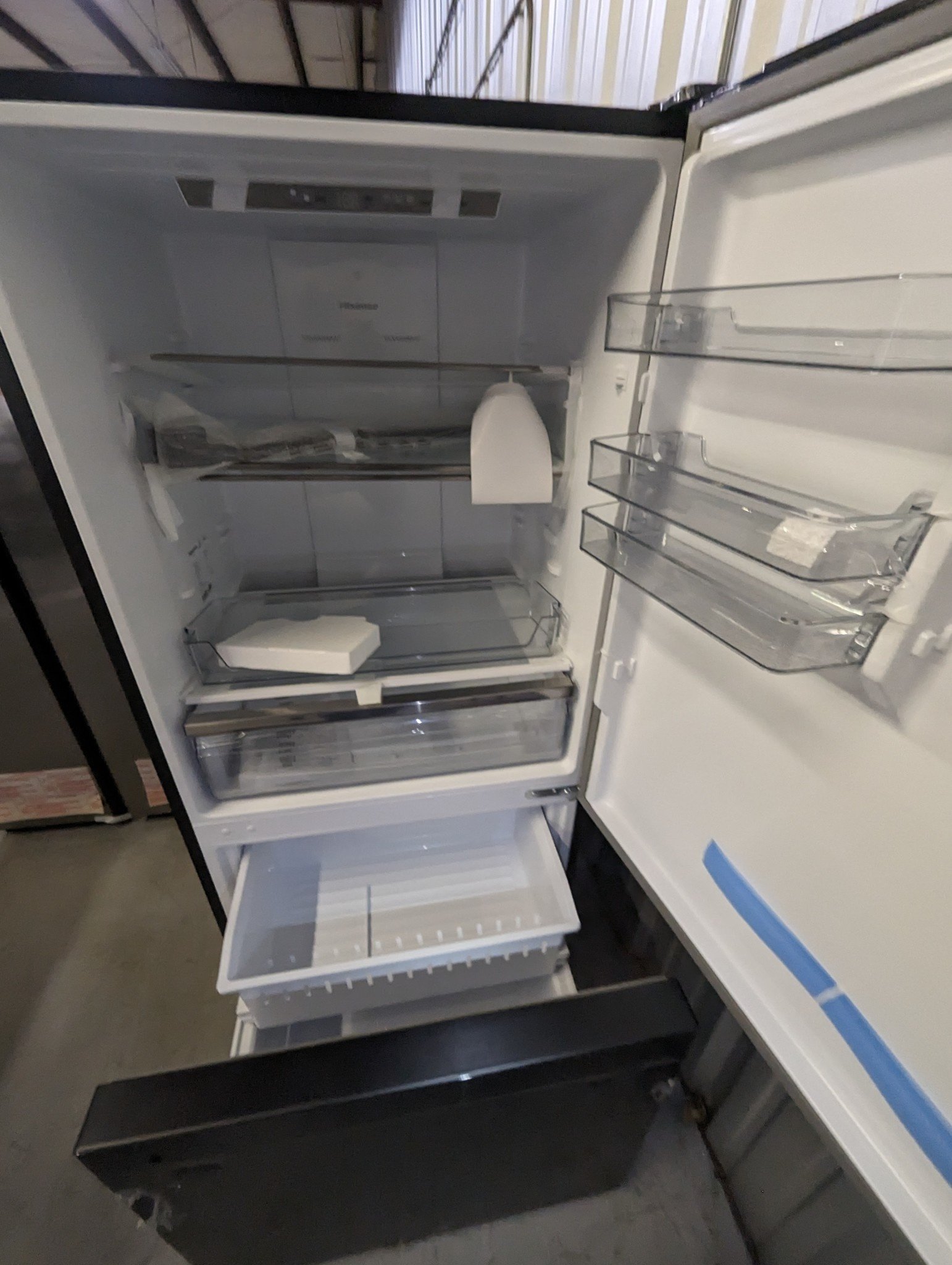 Hisense **HRB171N6ABE Clearance 17.2-cu ft Counter-depth Bottom-Freezer Refrigerator (Black Metallic Steel) ENERGY STAR