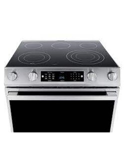 Hisense *HFE3501CPS 30-in Glass Top 5 Burners 5.8-cu ft Self-Cleaning Air Fry Slide-in Electric Range (Stainless Steel)