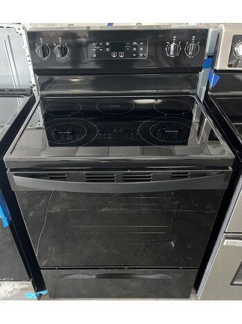 Whirlpool *WFES3330RB 5.3 Cu. Ft. Freestanding Electric Range with Cooktop Flexibility - Black