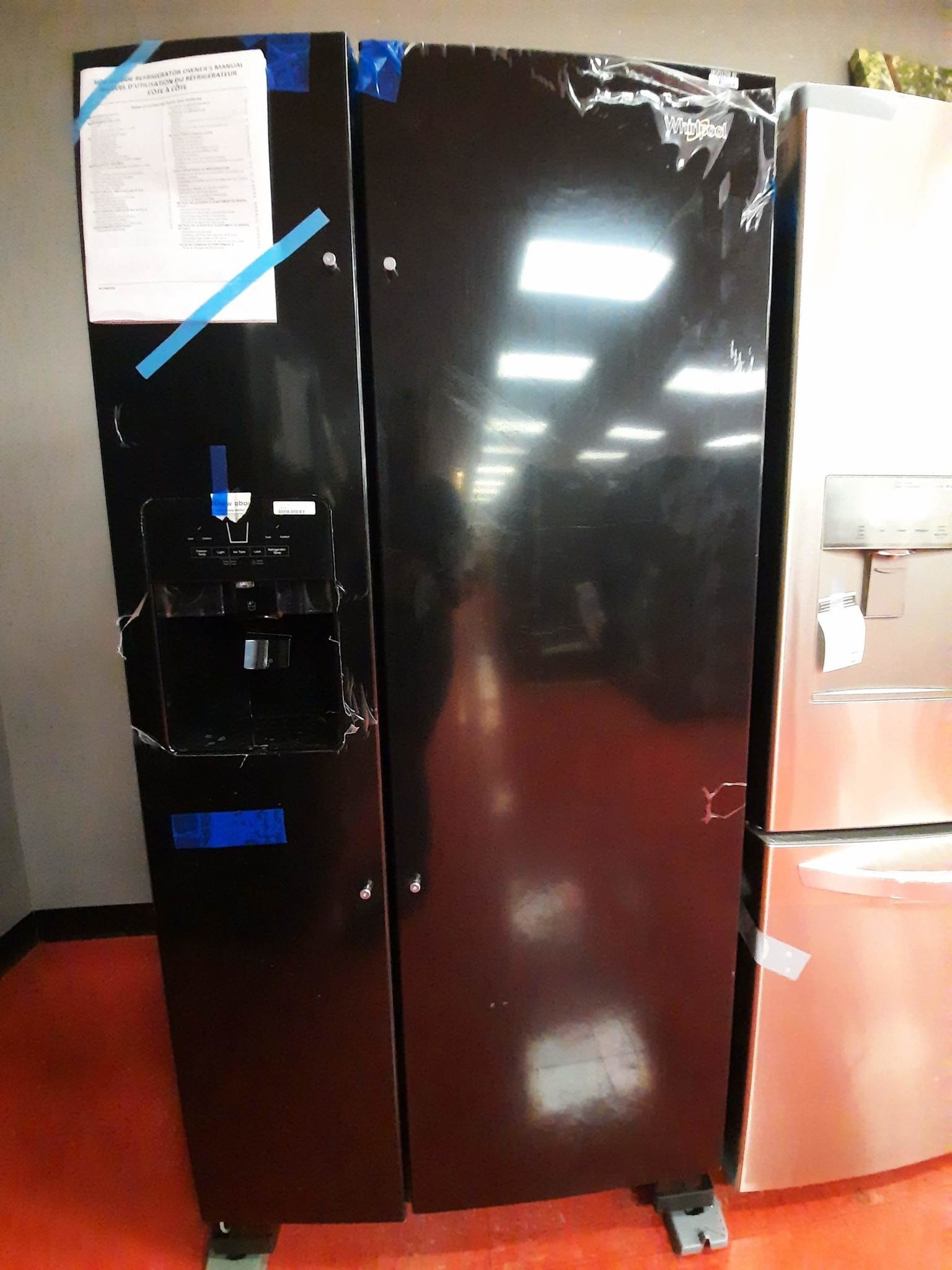 Whirlpool *WRS321SDHB 21.4-cu ft Side-by-Side Refrigerator with Ice Maker in Black