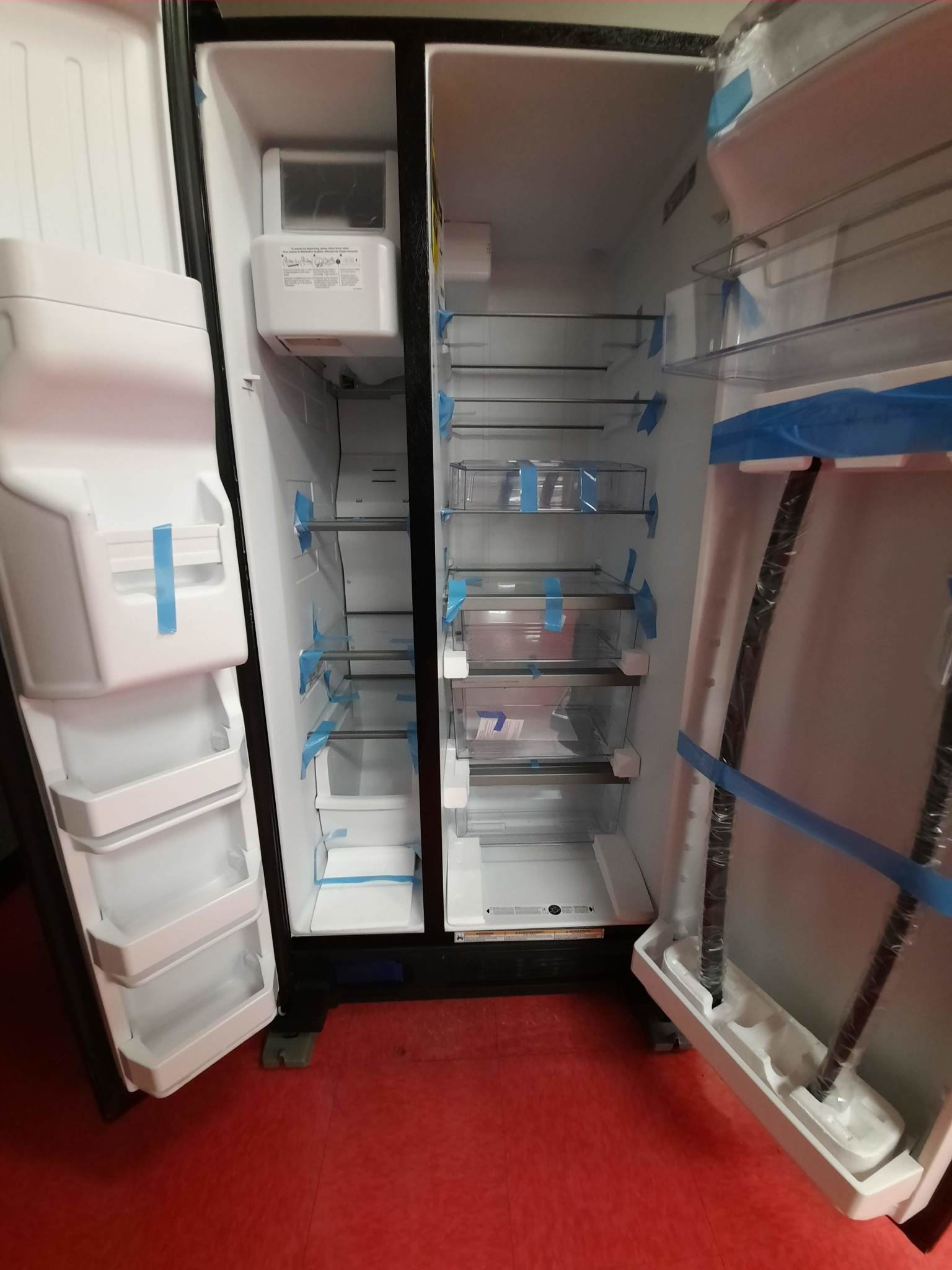 Whirlpool *WRS321SDHB 21.4-cu ft Side-by-Side Refrigerator with Ice Maker in Black