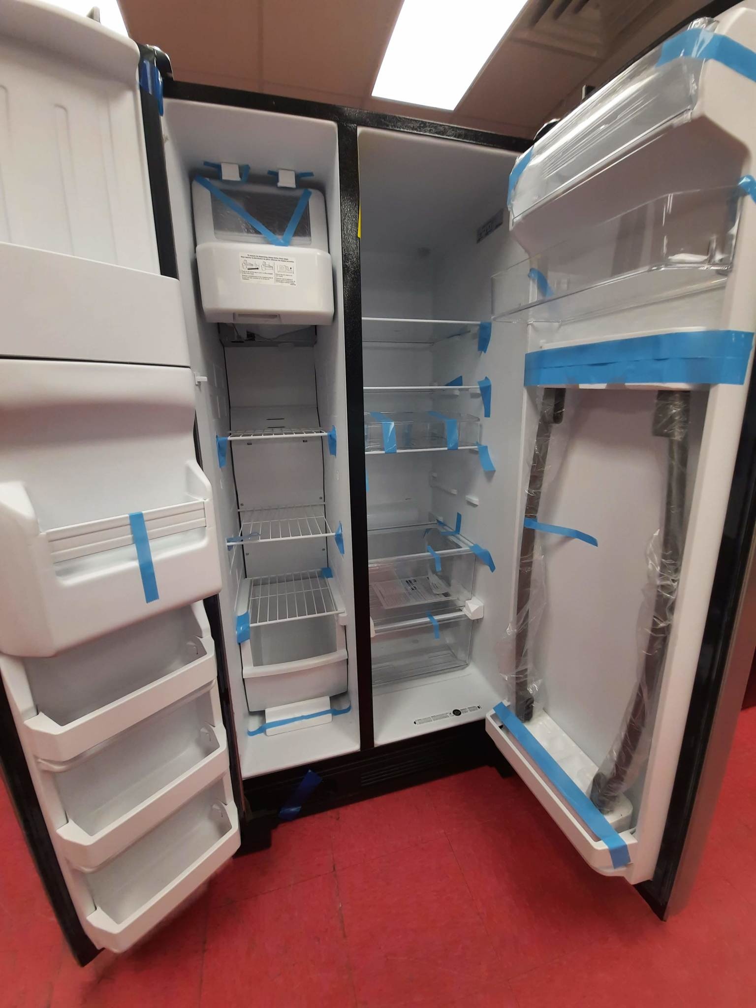 Amana *ASI2175GRS  21.4-cu ft Side-by-Side Refrigerator with Ice Maker (Stainless Steel)