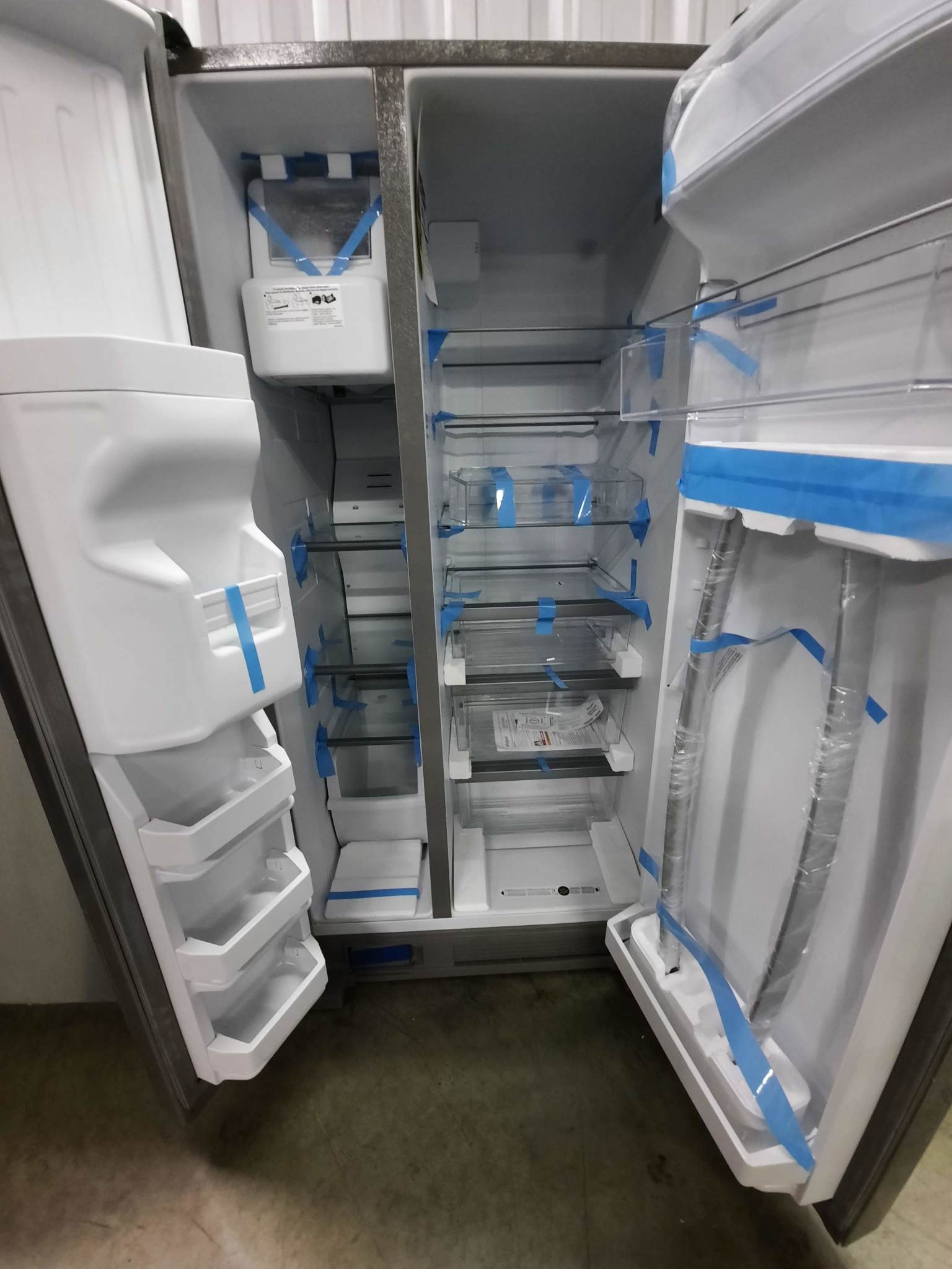 Whirlpool *WRS321SDHZ  21.4-cu ft 33" Side-by-Side Refrigerator with Ice Maker (Fingerprint-Resistant Stainless Steel)