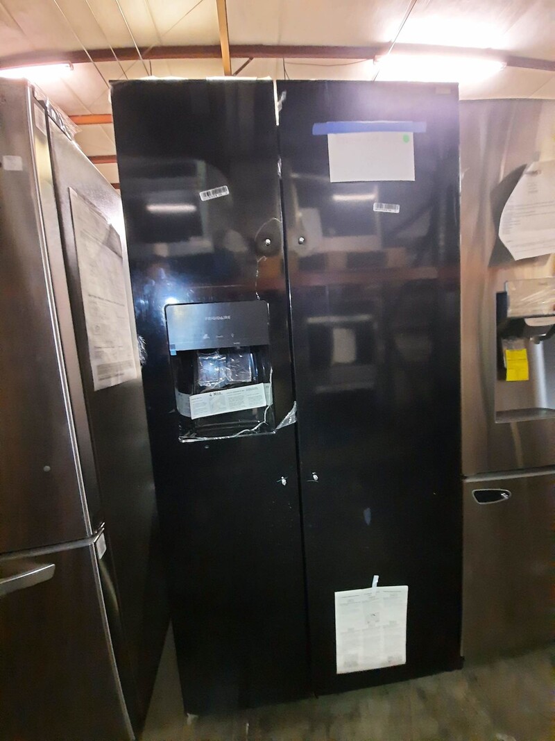 Frigidaire *FRSS2323AB  22.3-cu ft 33" Side-by-Side Refrigerator with Ice Maker (Black)