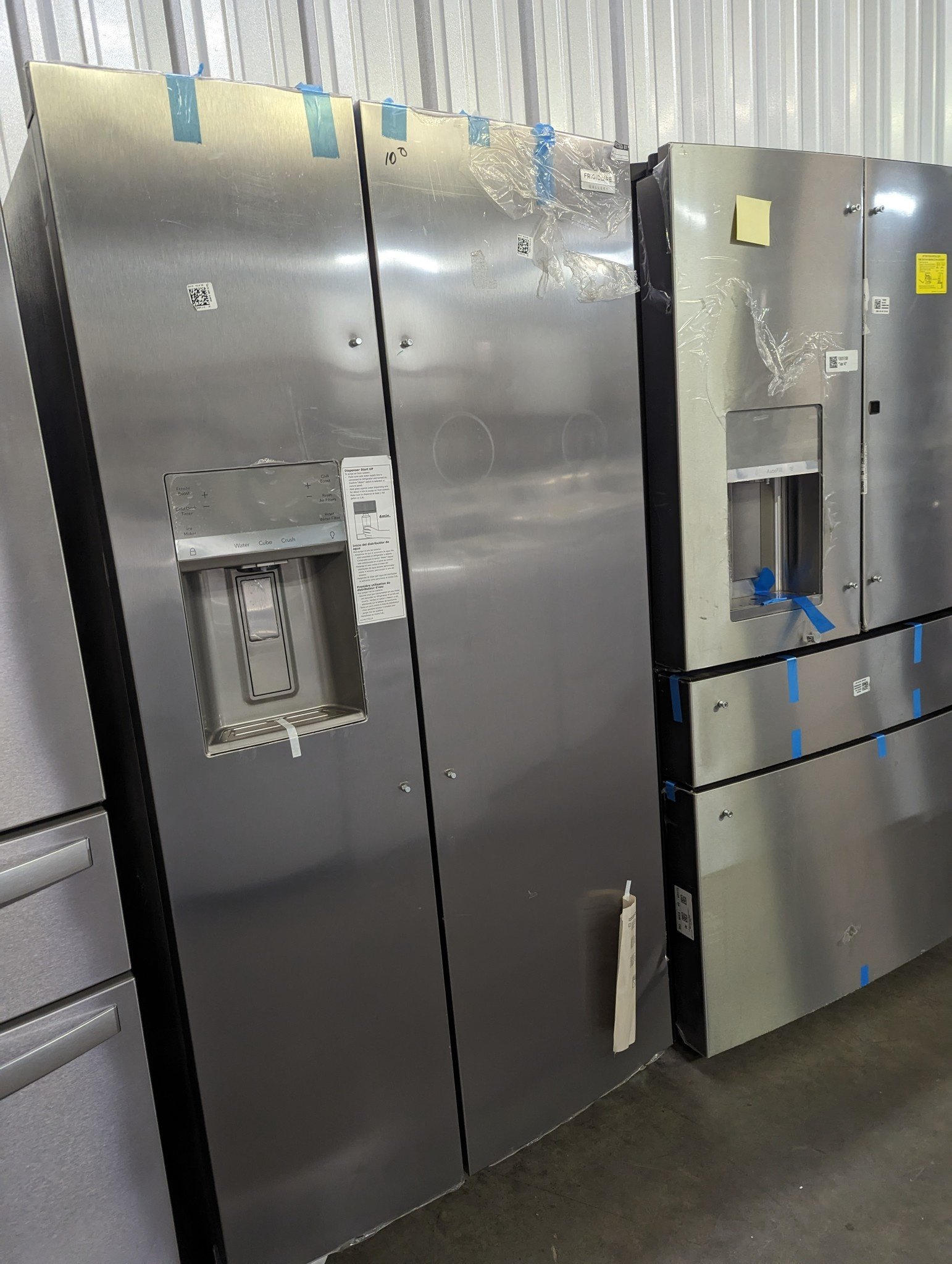 Frigidaire **GRSS2652AF Clearance Gallery 25.6-cu ft Side-by-Side Refrigerator with Ice Maker (Smudge-proof Stainless Steel) ENERGY STAR Clearance