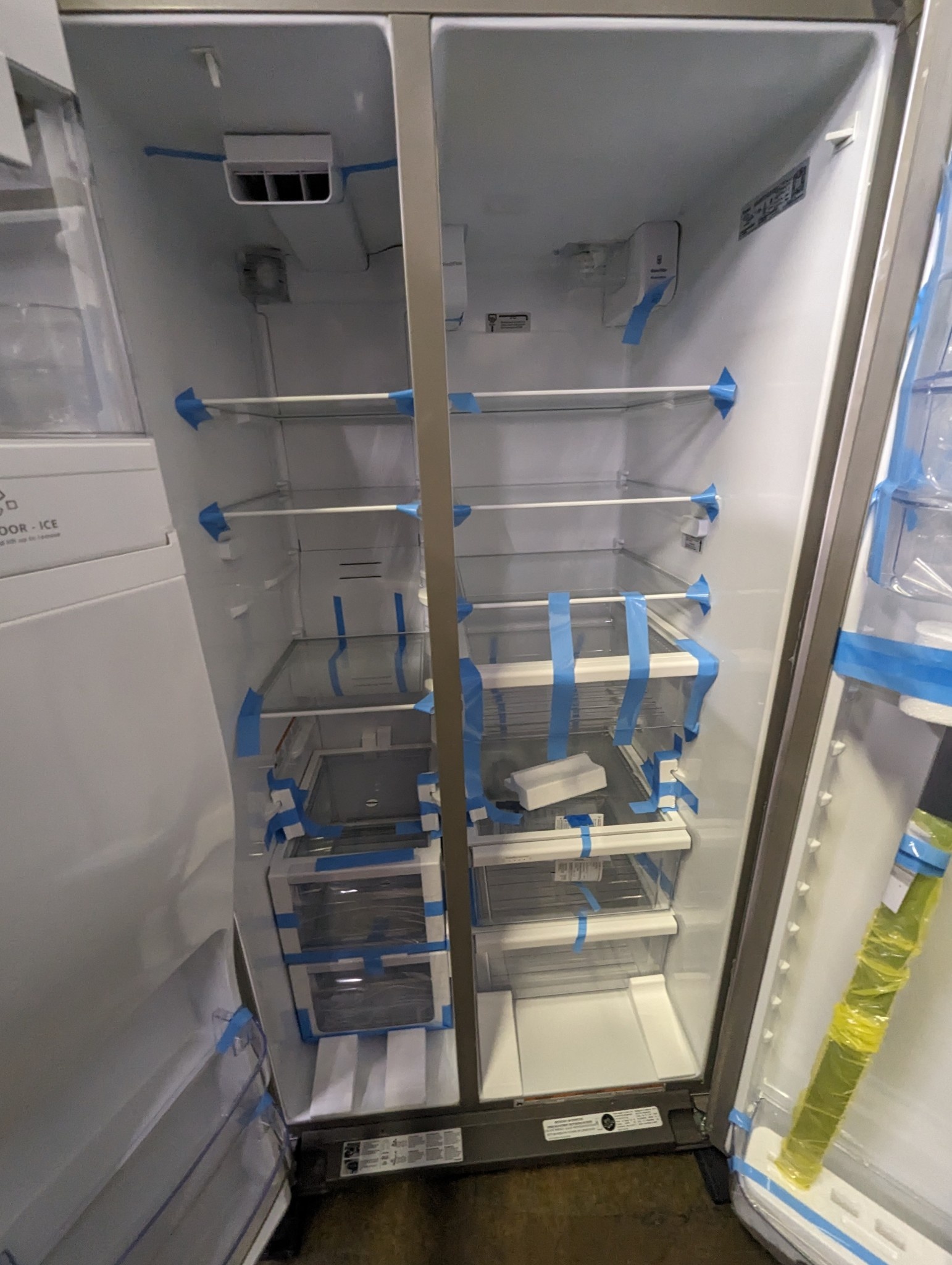 Whirlpool **WRS588FIHZ Clearance 28.4-cu ft Side-by-Side Refrigerator with Ice Maker (Fingerprint-Resistant Stainless Steel)