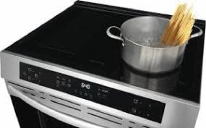 Frigidaire *FCFI3082BS  30 in. 4 Element Front Control Induction Range in Stainless Steel with Air Fry