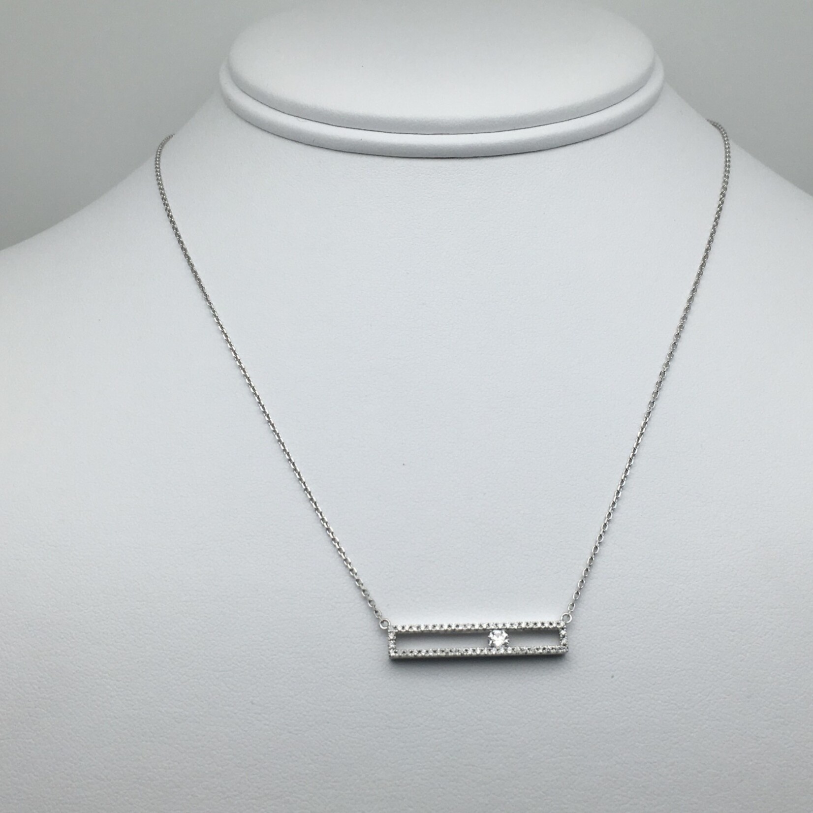 Franklin Jewelers 14kt W Diamond slider bar pendant necklace 0.25cttw