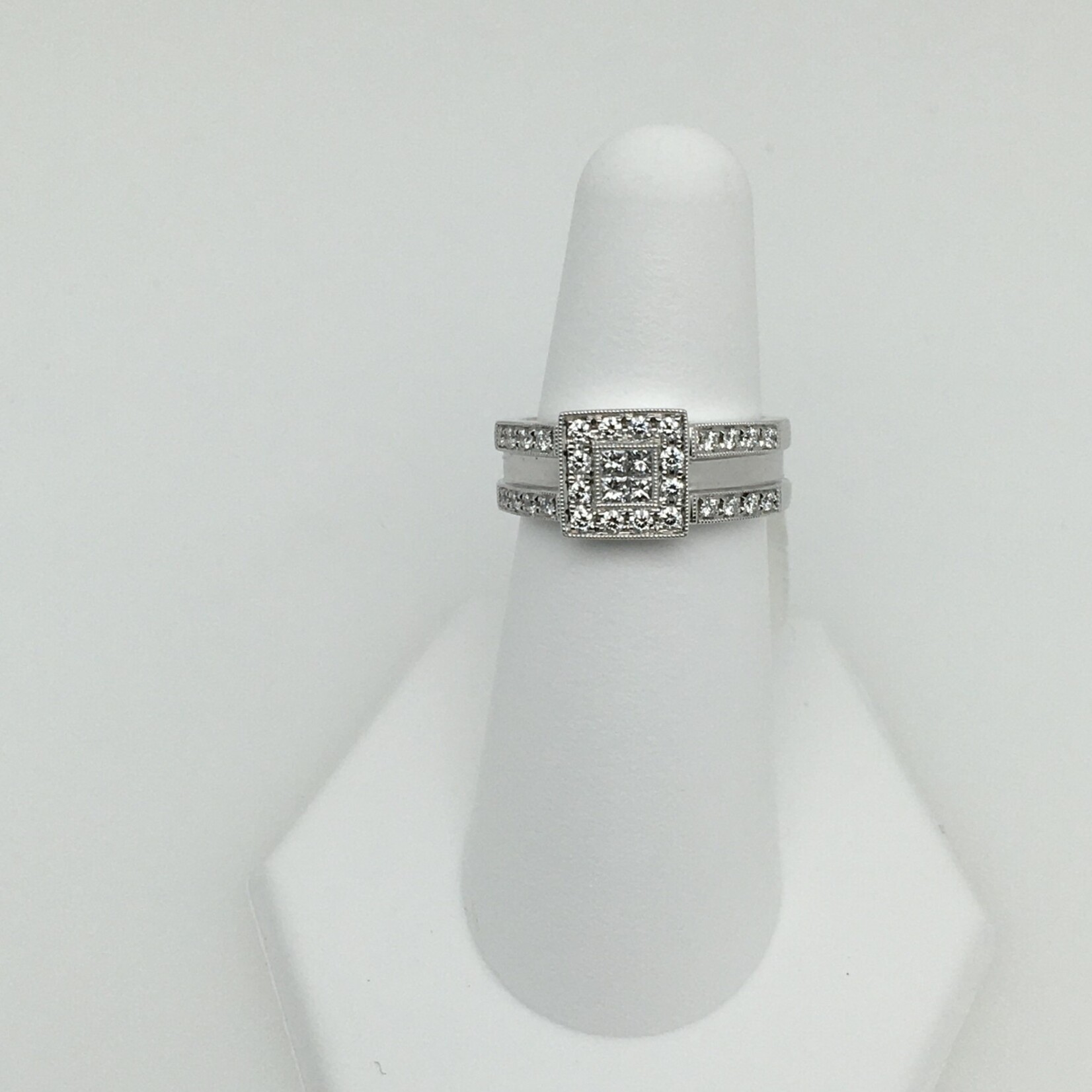 18kt White Gold Diamond Wide Fashion Ring