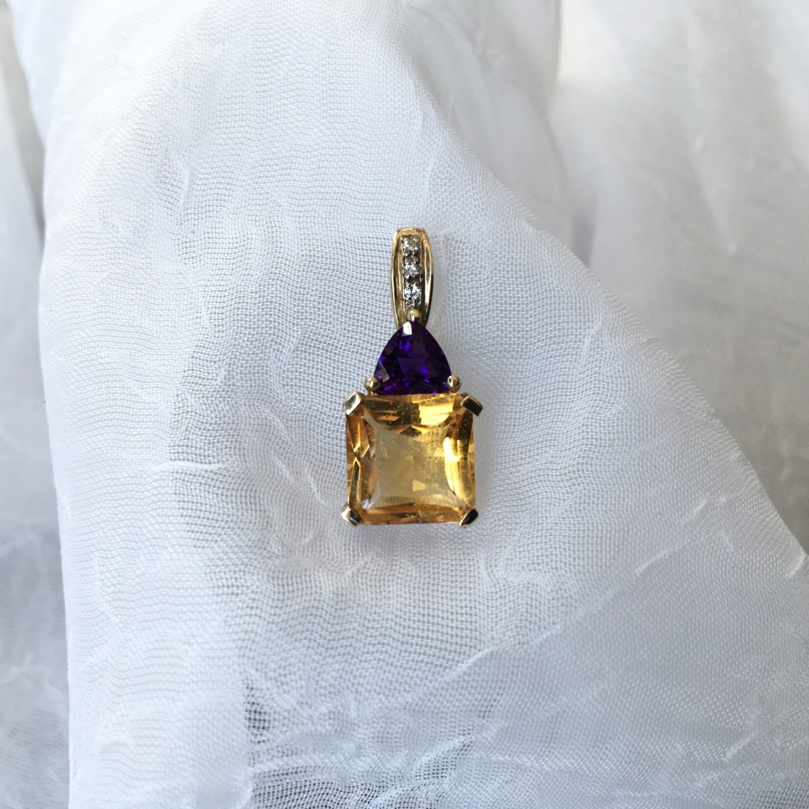 Franklin Jewelers 10kt Citrine Amethyst Diamond pendant