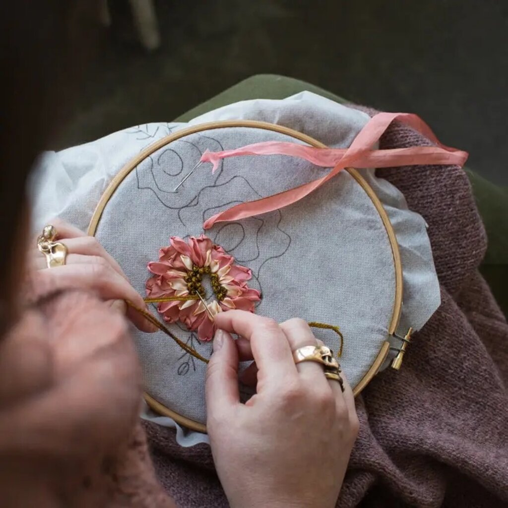 LAINE LAINE PUBLISHING Embroidery on Knits