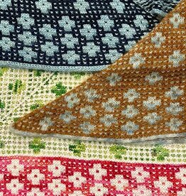 Magpie Knits Magpie Knits Pressed Flowers Class