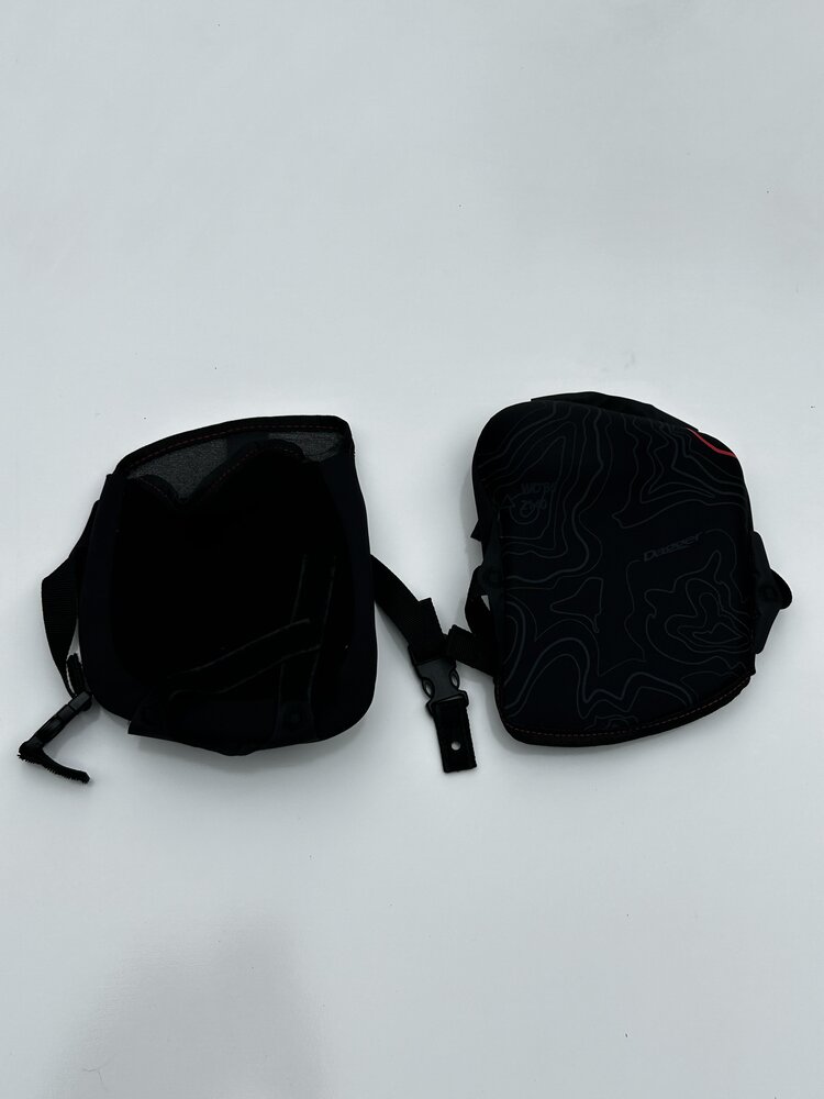 Zoar Outdoor Hip Pads Consignment