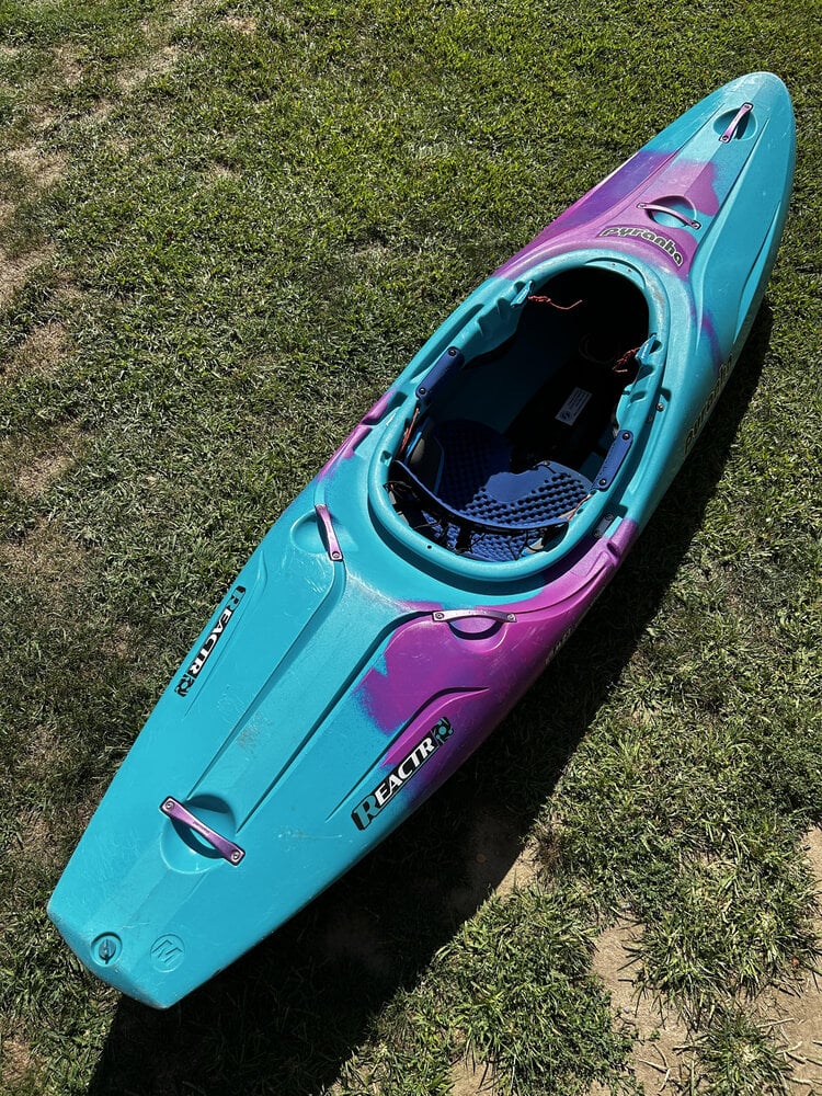 Pyranha Pyranha Kayak ReactR DEMO