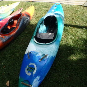 Jackson Kayak Zen Gen 1  75 Blue/Green Kayak - consignment