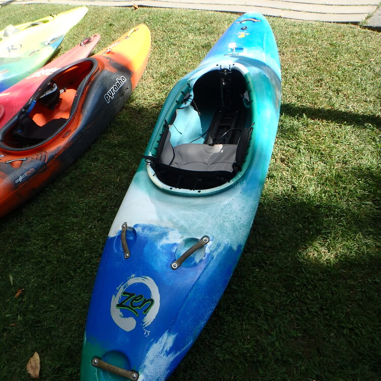Jackson Kayak Zen Gen 1  75 Blue/Green Kayak - consignment