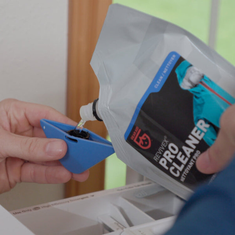 Gear Aid Revivex Pro Cleaner 10 oz