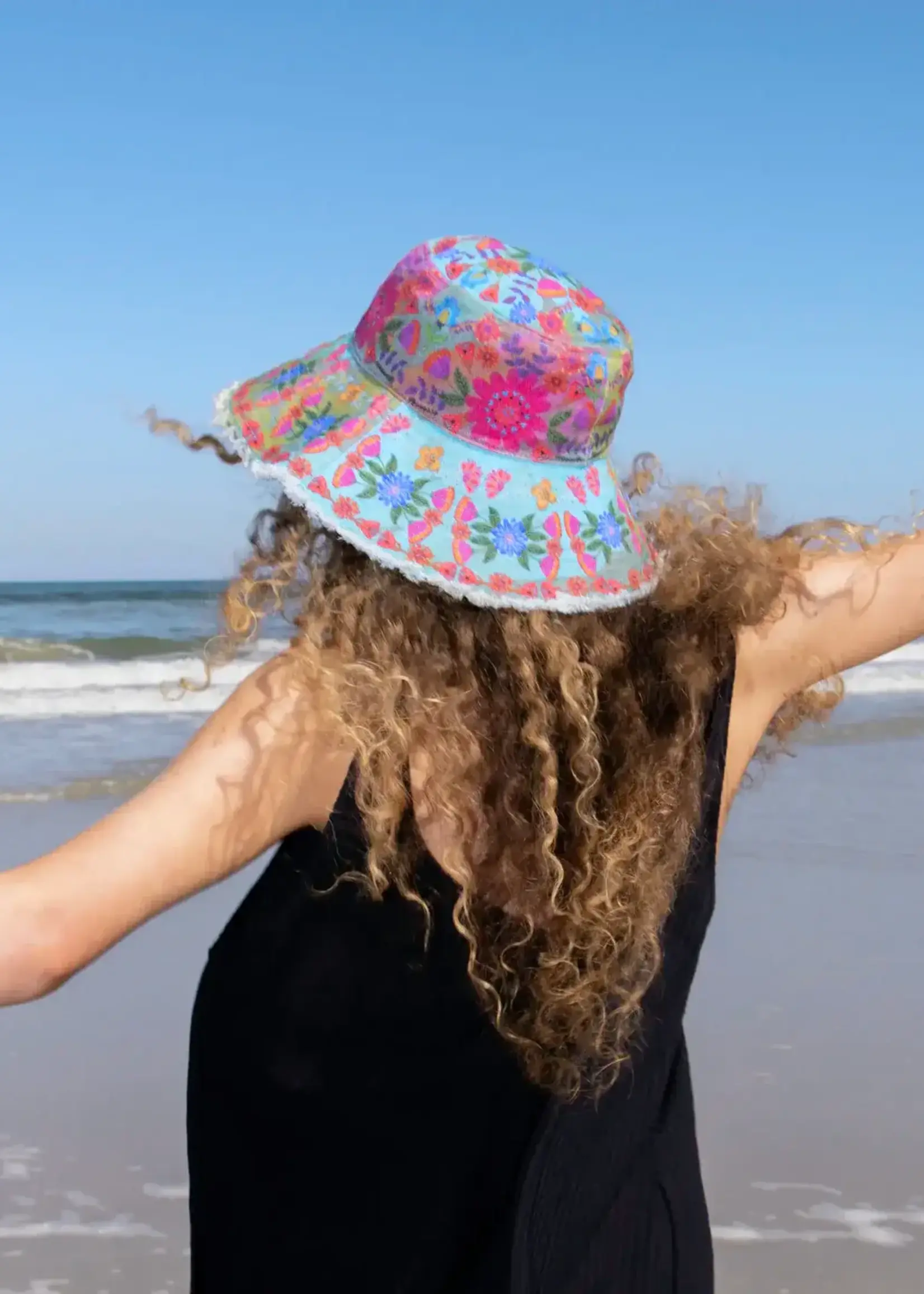 Sandy Days Bucket Hat  Teal Folk F