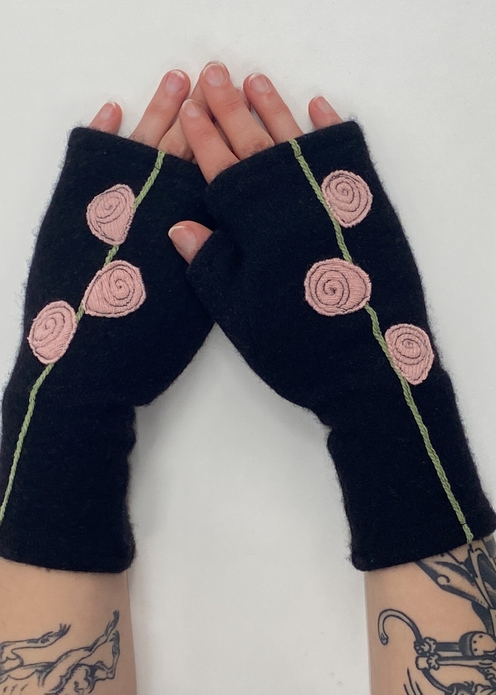 Sardine Clothing Co. Fingerless Gloves - Rosebud